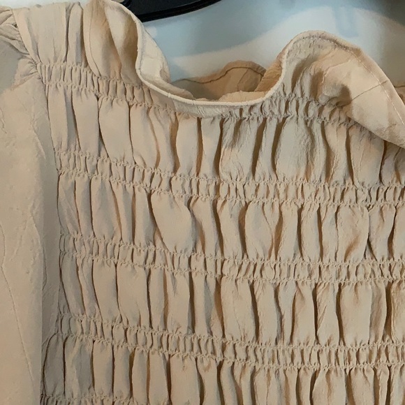 Beige H&M rouge blouse - Picture 2 of 2